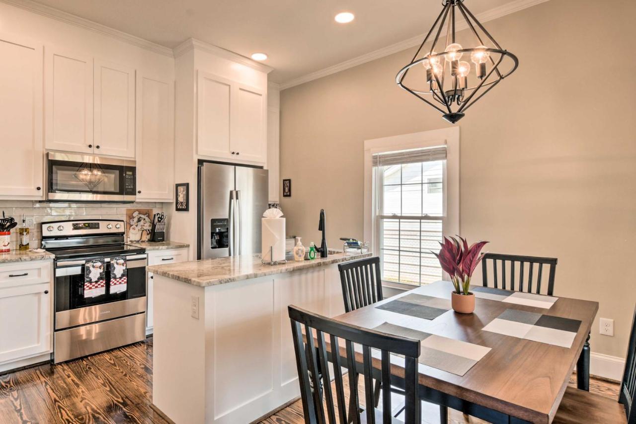 Ideally Located Penne Place With Deck And Grill Greenville Exterior foto
